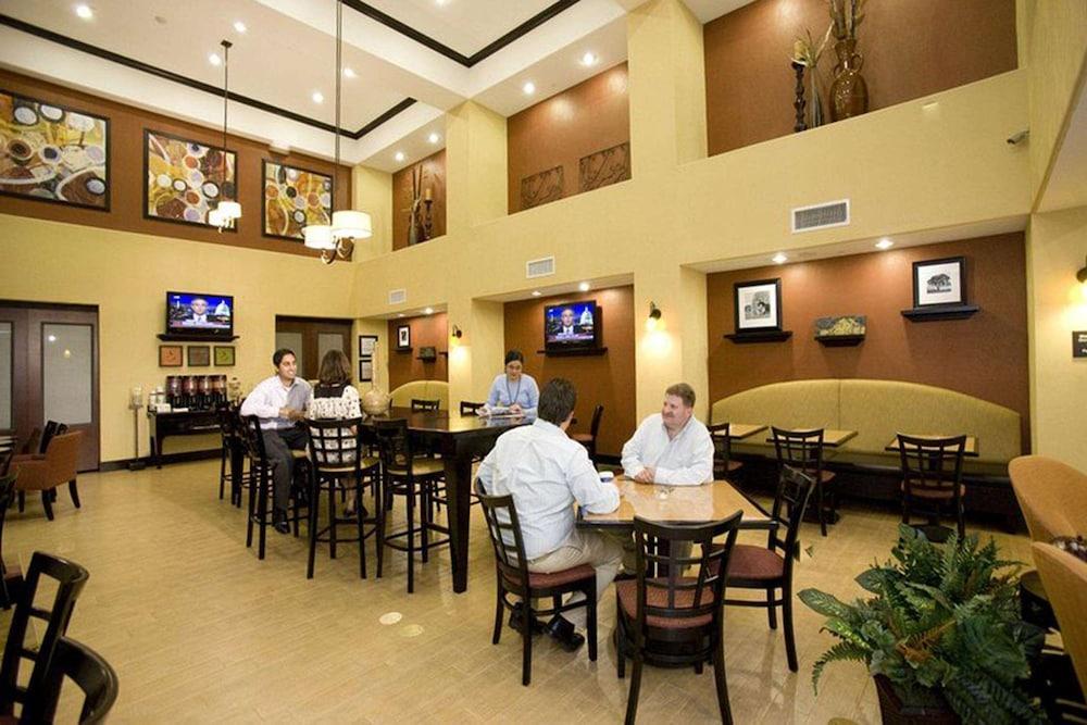 Hampton Inn & Suites Dallas-Де-Сото Екстер'єр фото
