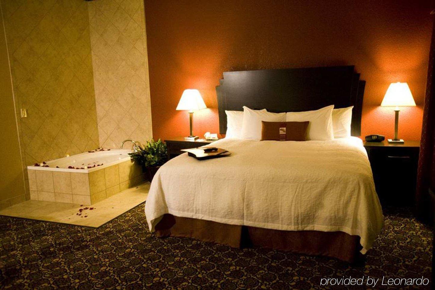 Hampton Inn & Suites Dallas-Де-Сото Номер фото